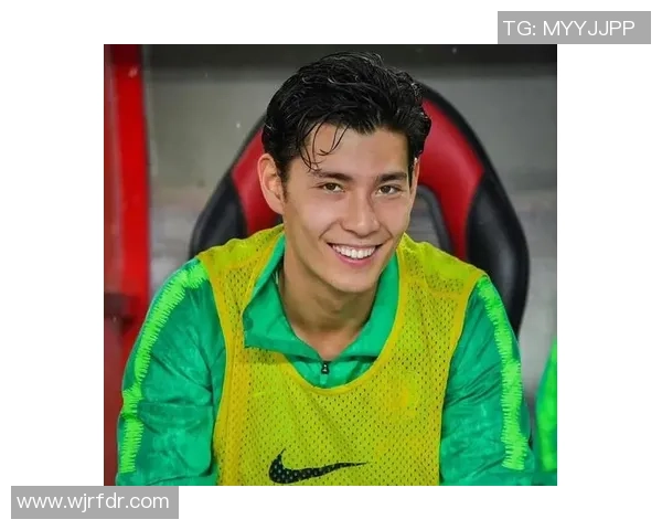 足球明星为高考学子送上祝福与鼓励的视频，助力梦想成真